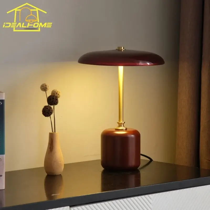 Prix Réduit American retro brass and glass desk lamp