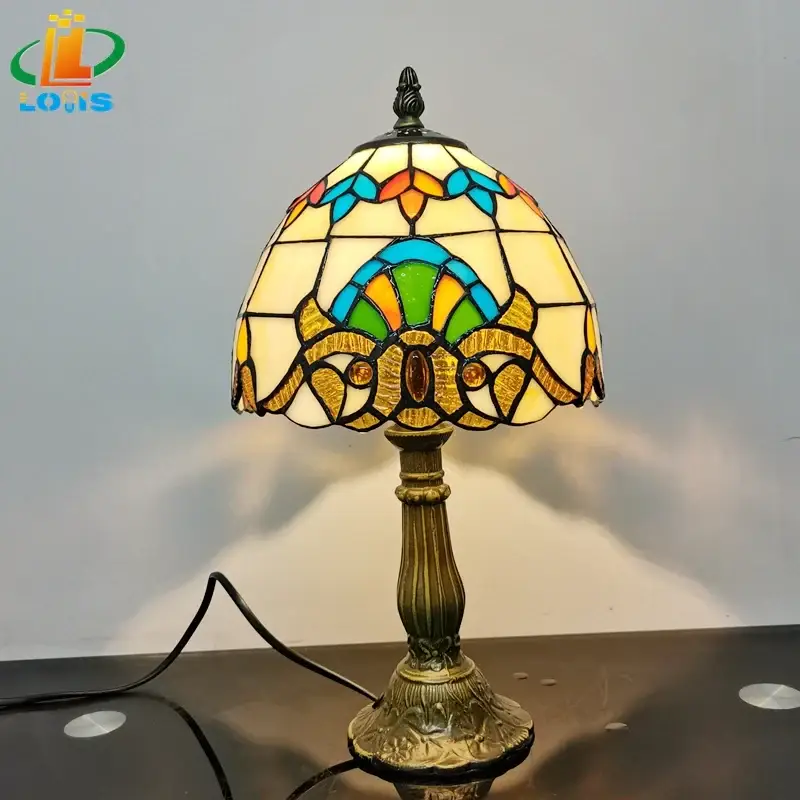Expédié Aujourd'hui European baroque style tiffany table lamp in antique glass