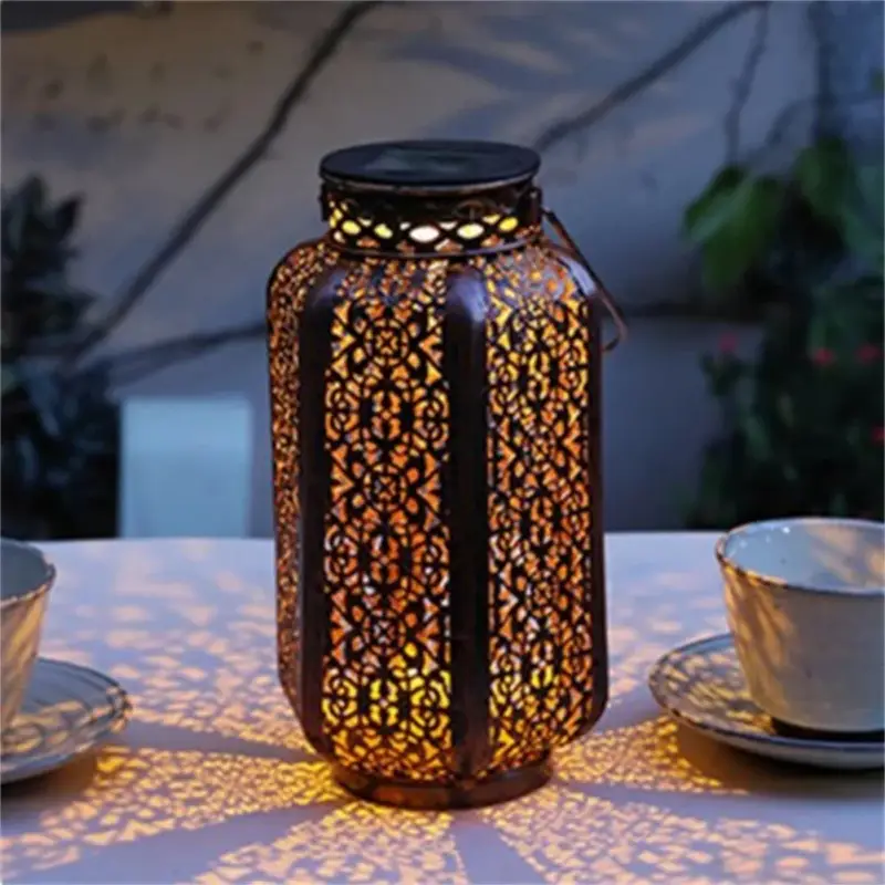 Retro solar lantern with cut-out pattern for outdoor and decoration Dernier Modèle