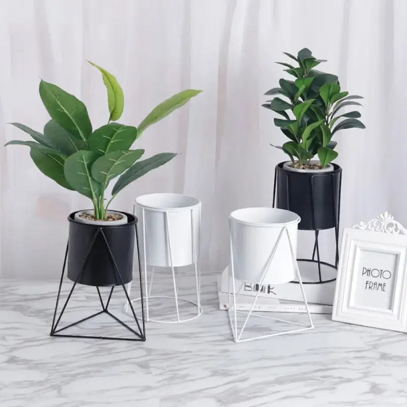 Marque Simple metal indoor flower pot stand