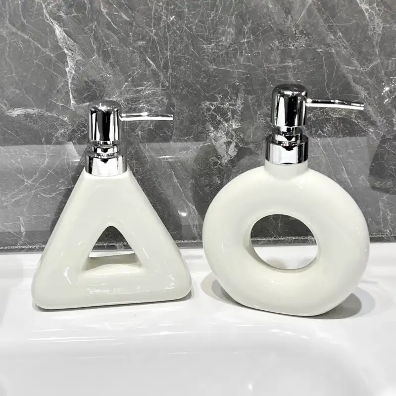 Soap dispenser gel shampoo and lotion for family Commander Vite