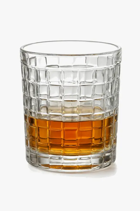 Engraved whisky glasses with elegant old fashioned design Commander Maintenant