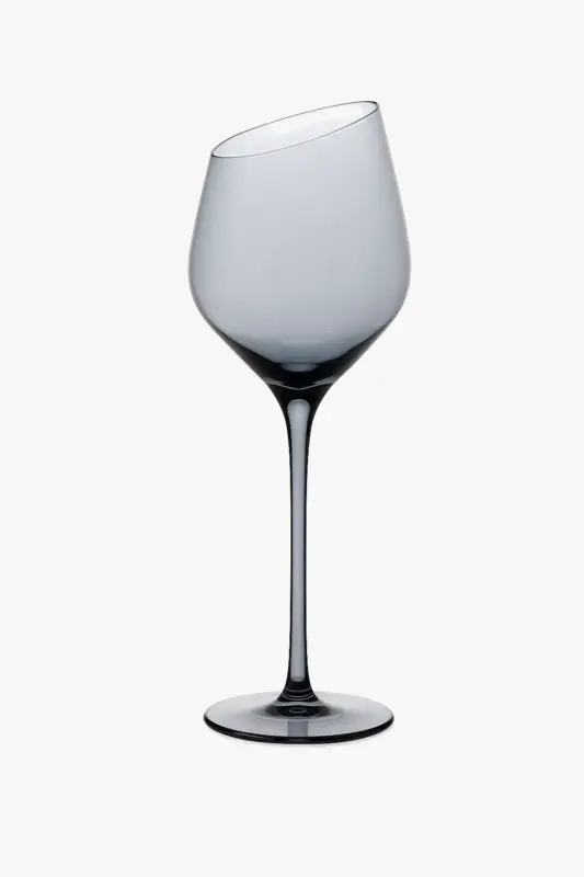 Nordic style bevelled champagne glasses – colour changing Haute Qualité