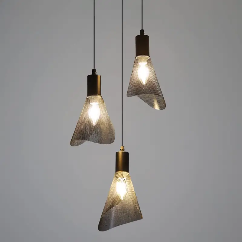 Suspension Luminaire Industriel, Plafonnier Vintage Noir, Lustre avec Abat-jour PVC pour Chambre, Salon, Restaurant, Bar, 3 Lumières E14(Sans Ampoule) Commande En Gros